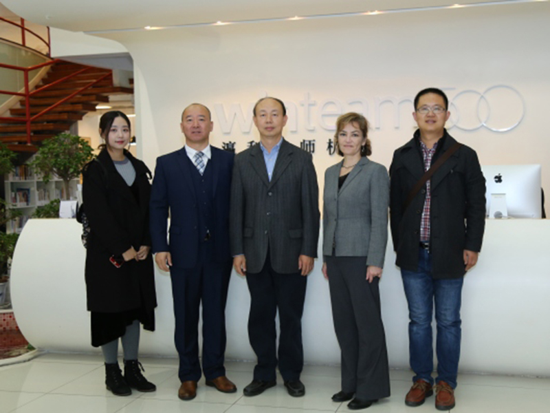美國緬因大學法學院Morris教授一行蒞臨瀛和總部參觀交流