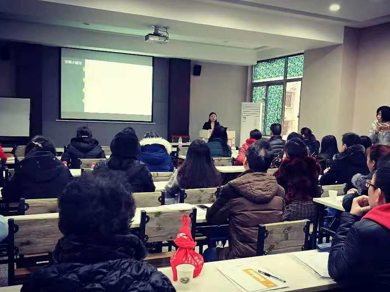 瀛和重慶·重慶瀛永所張露月律師受邀為渝中區社會組織進行法律風險培訓