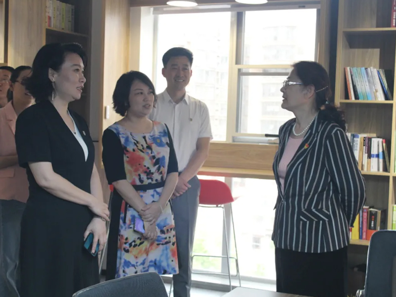 市統戰部副部長黃暇等一行六人蒞臨瀛宋所調研指導