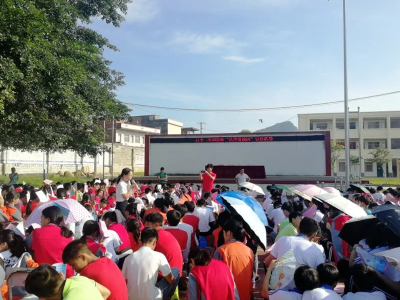 瀛和貴港所律師送法進校園，弘揚法治精神，構建和諧校園